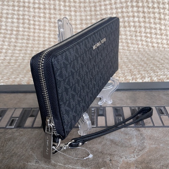 Michael Kors Jet Set Travel Large Travel CONTINENTAL Wallet-Wristlet - Picture 3 of 16